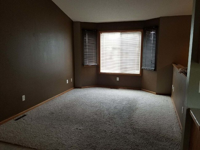 Building Photo - 617 Colodoro Ln