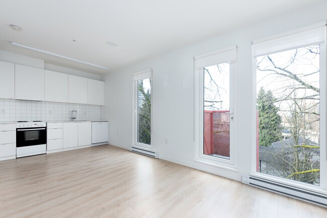 Building Photo - 1090 Jervis St