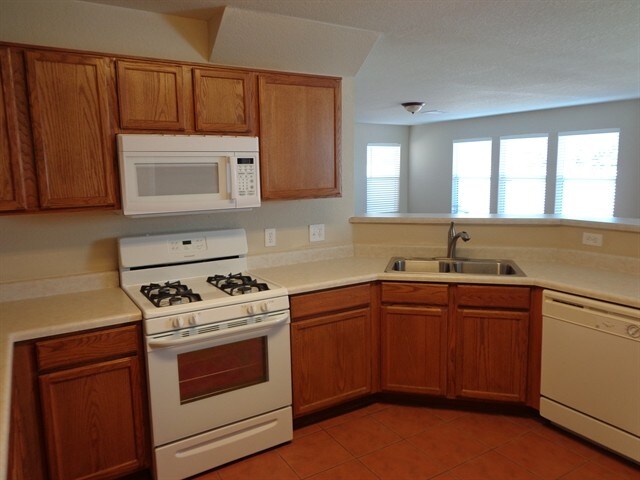 Foto del edificio - 6913 S Goshawk Dr