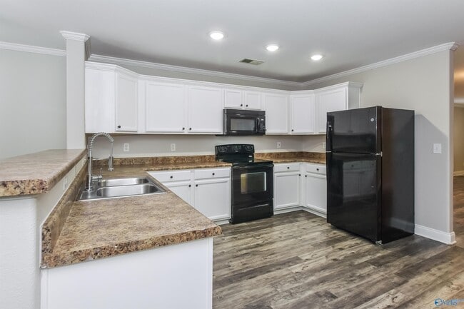Building Photo - 139 Bermuda Lakes Dr