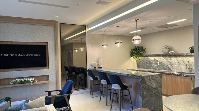 Foto del edificio - 888 Brickell Key Dr