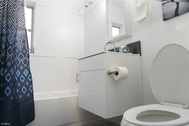 Foto del edificio - 905 NE 18th Ave