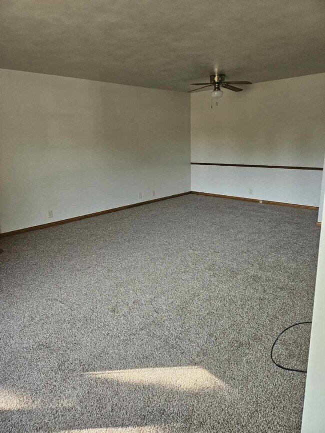 Building Photo - 1110 Dixon Dr