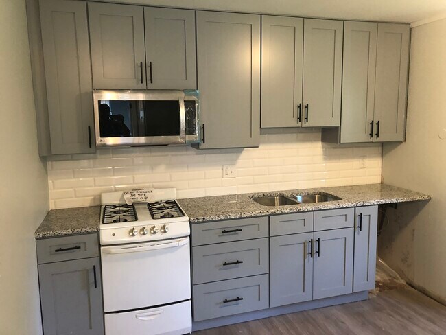 Foto del edificio - 5601 N Northwood Rd