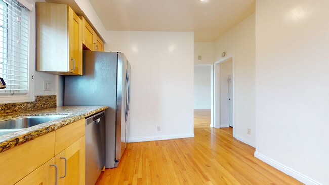 Foto del edificio - 1514 Manhattan Beach Blvd