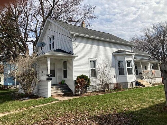 Building Photo - 1038 Jefferson St