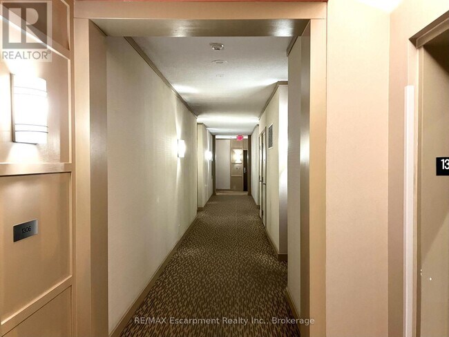 Photo du bâtiment - 1055 Southdown Rd