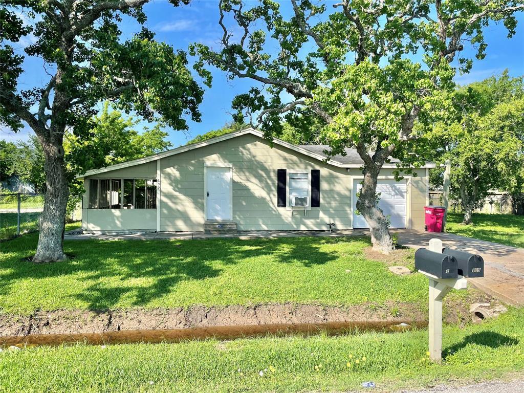 609 N Avenue D, Freeport, TX 77541 House Rental in Freeport, TX