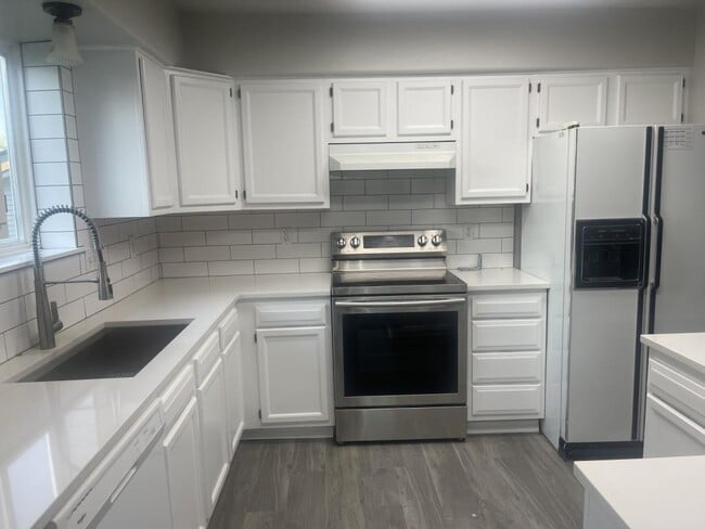 Building Photo - 3747 S McGuire Pl