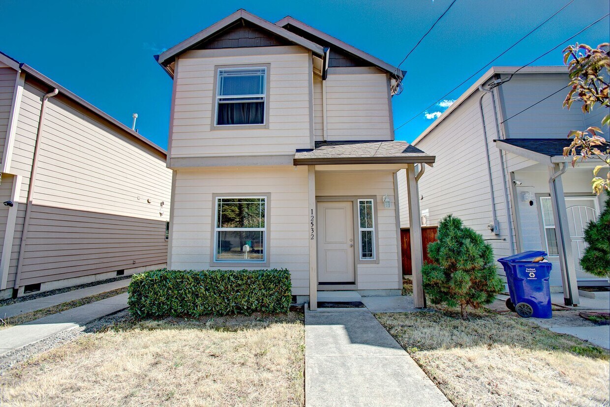 Foto principal - Beautiful - Newer Home