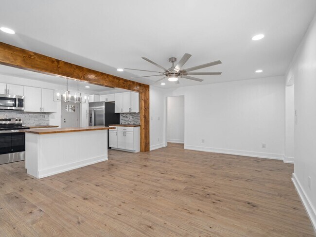 Foto del edificio - Home for rent in Hohenwald