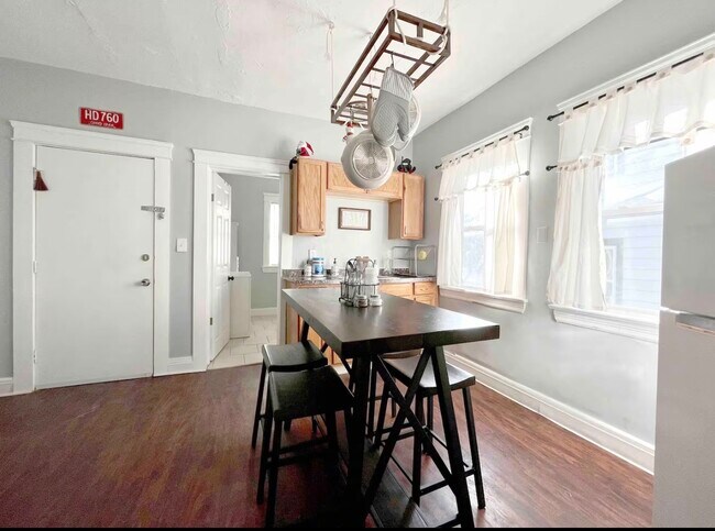 Building Photo - 10702 Lamontier Ave