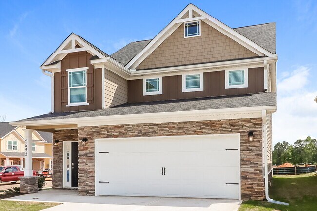 Building Photo - 556 US-19
