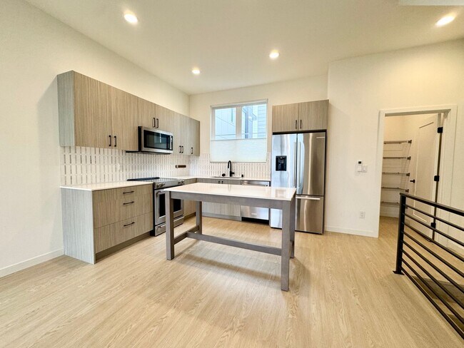 Foto del edificio - Ballard Townhome
