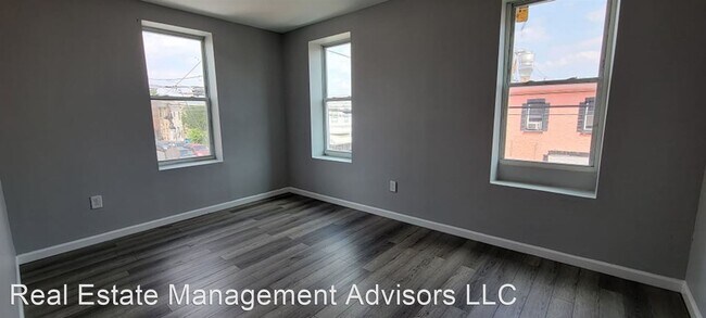 Foto del edificio - 2 br, 1 bath House - 2740 C Street