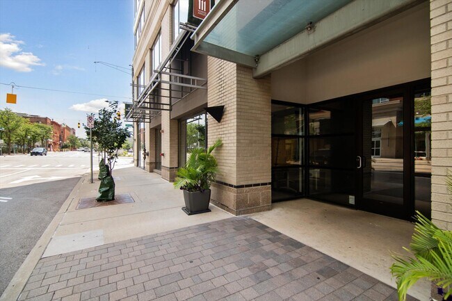 Building Photo - 111 N Ashley St