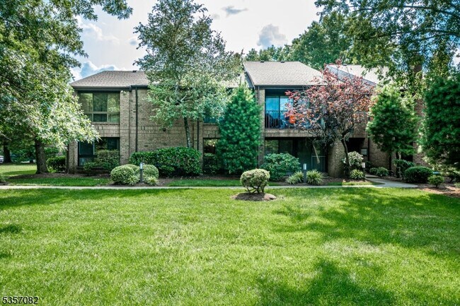 Foto del edificio - 318 Willowbrook Dr