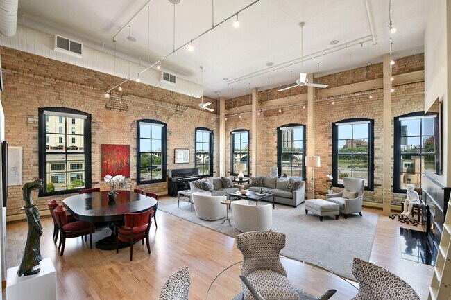 Foto del edificio - 117 Portland Avenue 301