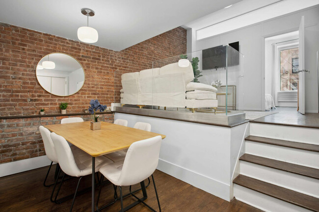 Foto del edificio - 125 E 83rd St