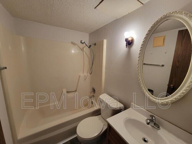 Foto del edificio - 1211 Langley Rd
