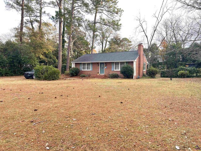 Foto del edificio - 145 Holmes Ave