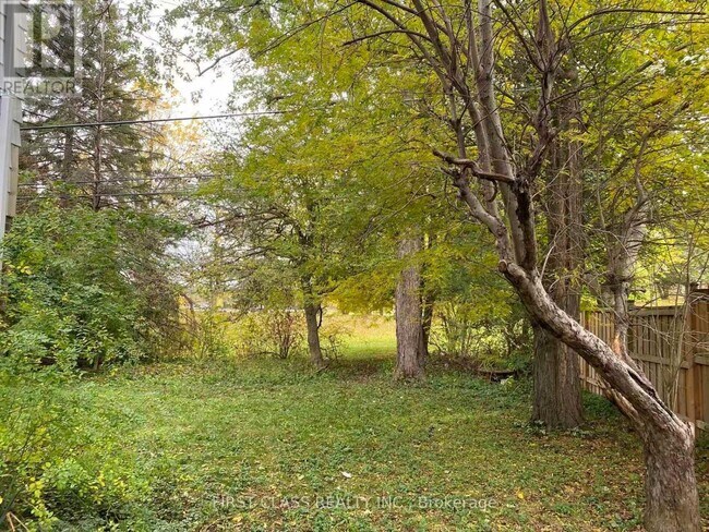 Building Photo - 65 Drakefield Rd