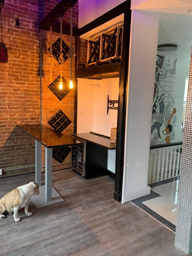 Foto del edificio - 2 Bedroom Duplex in Troy