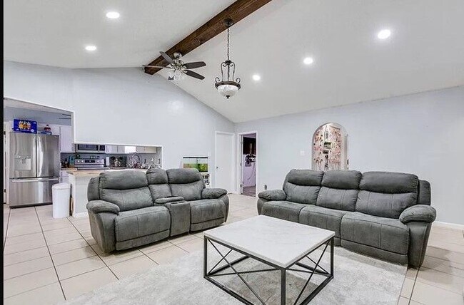 Building Photo - 3814 Butterfield Rd