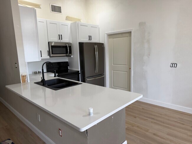 Foto del edificio - 1525 Kestrel Way