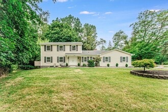 Building Photo - 21993 Riverview Dr