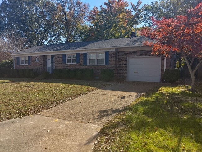 Beautiful 3bd/1.5ba with workshop and large backyard! - Beautiful 3bd/1.5ba with workshop and large backyard! House