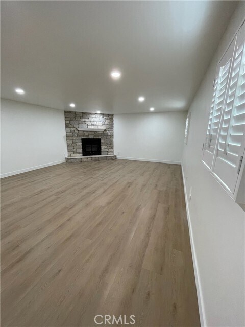 Foto del edificio - 10076 Seventh Ave