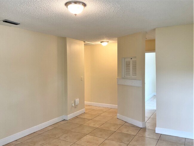 Building Photo - 16971 SW 101st Pl