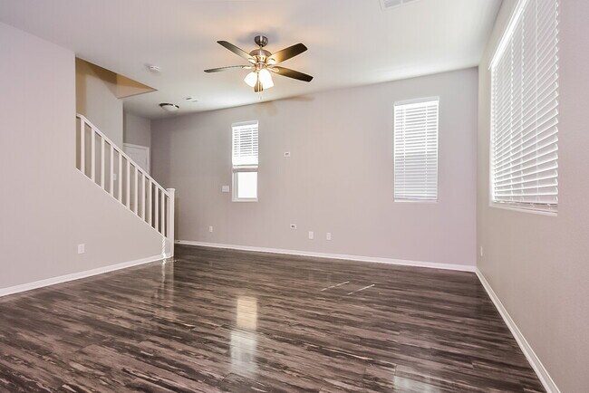 Building Photo - 10541 W Gilmore Ave