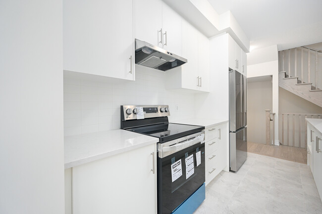 Photo du bâtiment - 1282 Dempster Ln