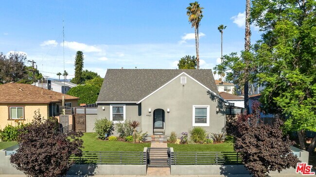 Foto del edificio - 4460 Stansbury Ave