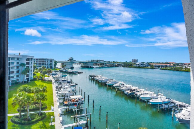 Building Photo - 1648 Jupiter Cove Dr