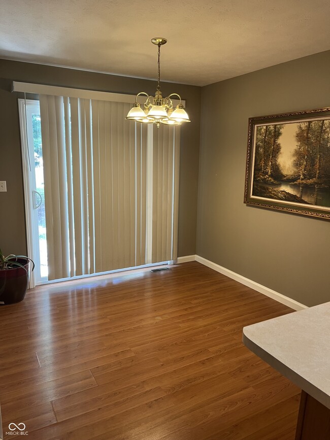 Foto del edificio - 304-306 Brookside Pl