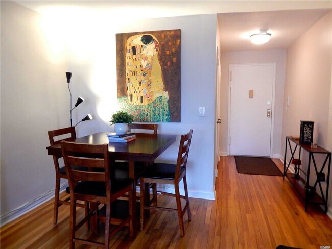Foto del edificio - 6 Birchwood Ct