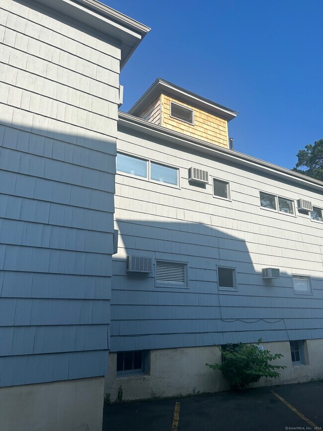 Building Photo - 777 Farmington Ave