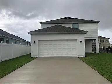 Foto del edificio - 15308 Honeybell Dr