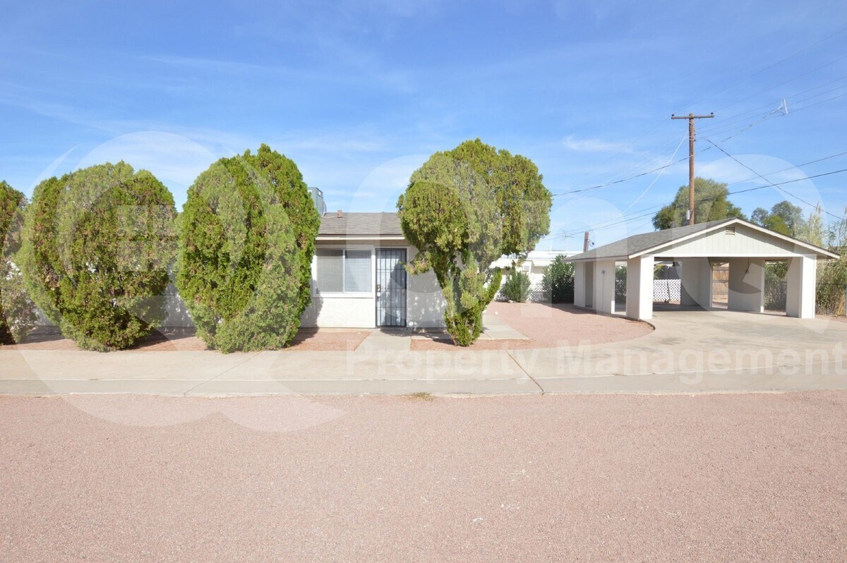 Foto principal - 143 S Mountain Rd