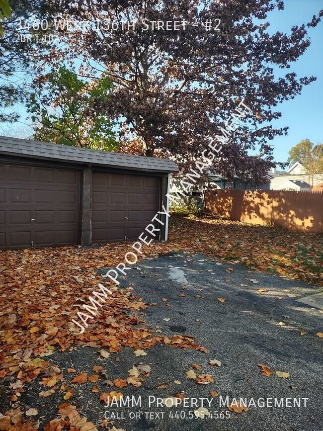 Foto del edificio - 2-Bedroom Upper unit of Duplex in Cleveland!