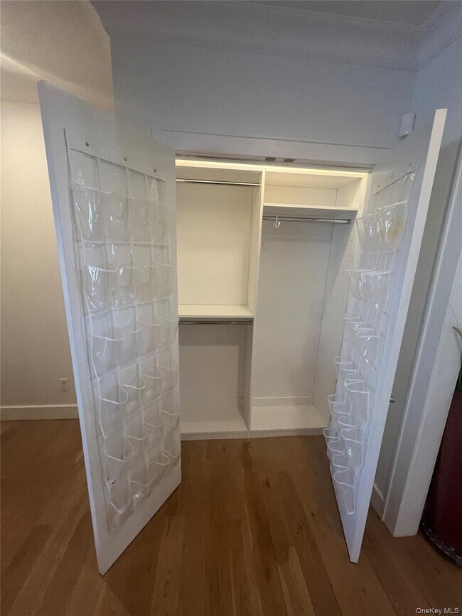 Foto del edificio - 69 S Bay Ave