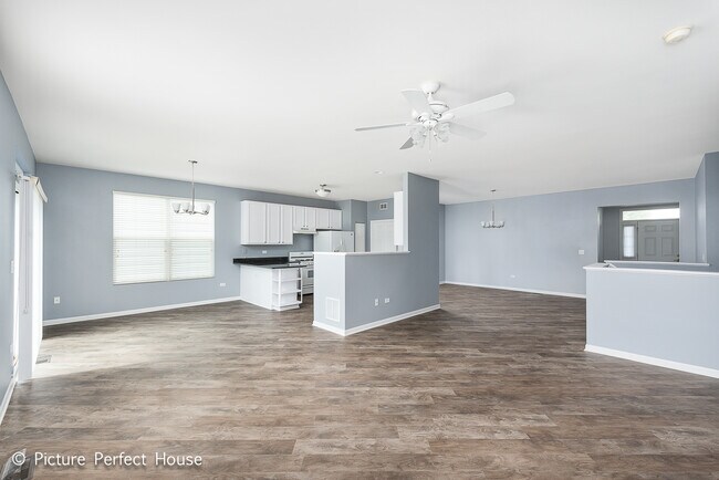 Foto del edificio - 24309 Whispering Trails Dr