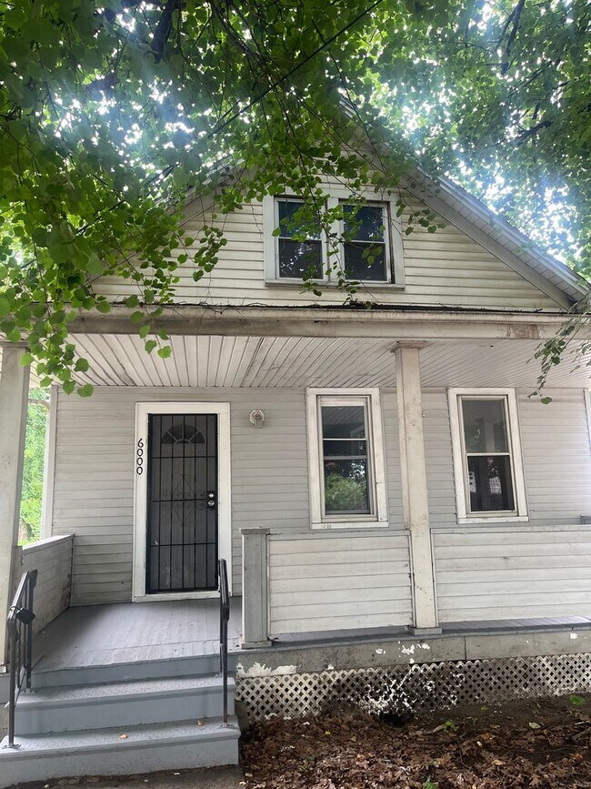 Foto del edificio - Section 8 Accepted! Spacious Newly Renovat...