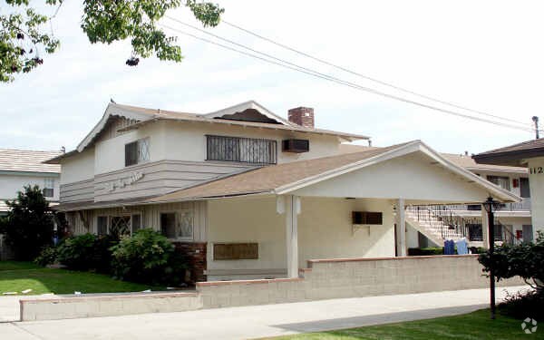 Primary Photo - 116 E Park St