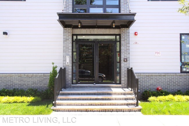 Building Photo - 1317-1319 North Ave