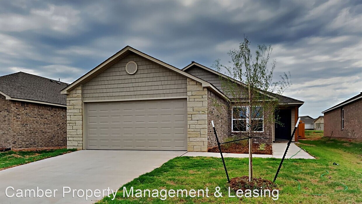 3 br, 2 bath House 9924 Rattlesnake Lane House Rental in Yukon, OK