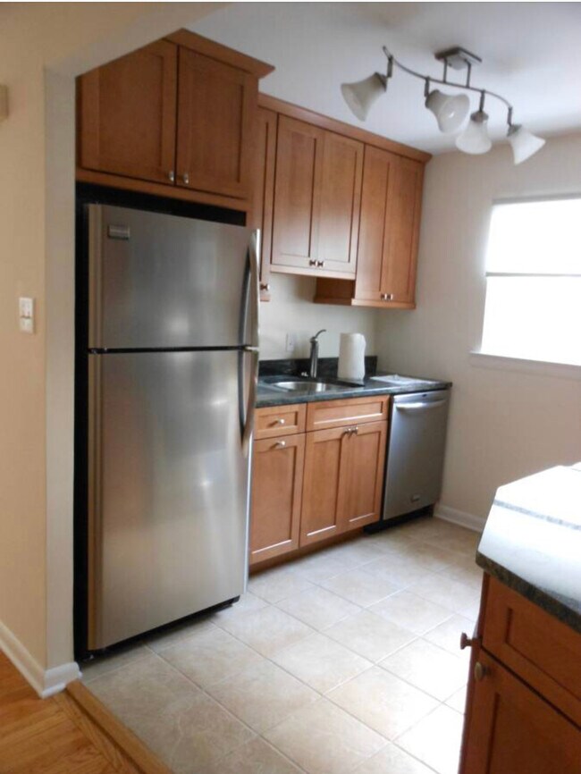 7817 Queen St Unit A, Wyndmoor, PA 19038 Apartments in Wyndmoor, PA